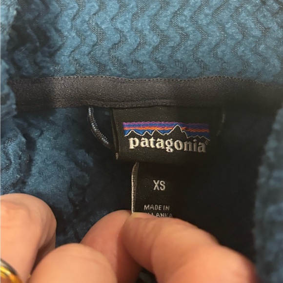 Patagonia Men's R1 Air Zip-Neck pullover - Picture 2 of 5